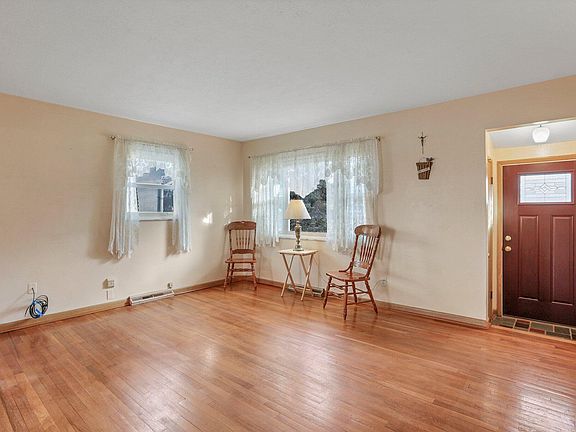 5th image of 4246 Medway Ave