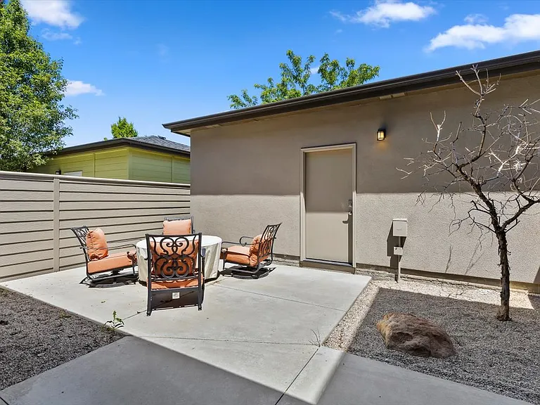 3878 E Parkcenter Blvd — Photo 31