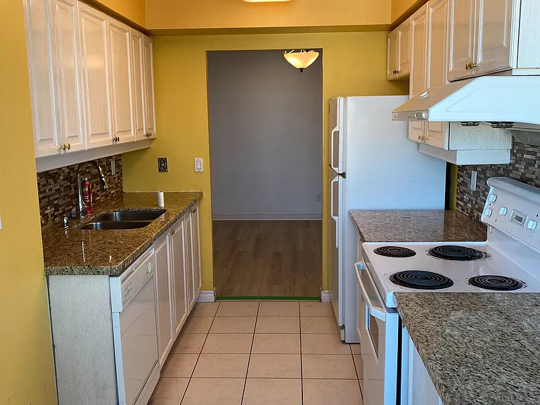 68 Corporate Dr #3233 — Photo 11