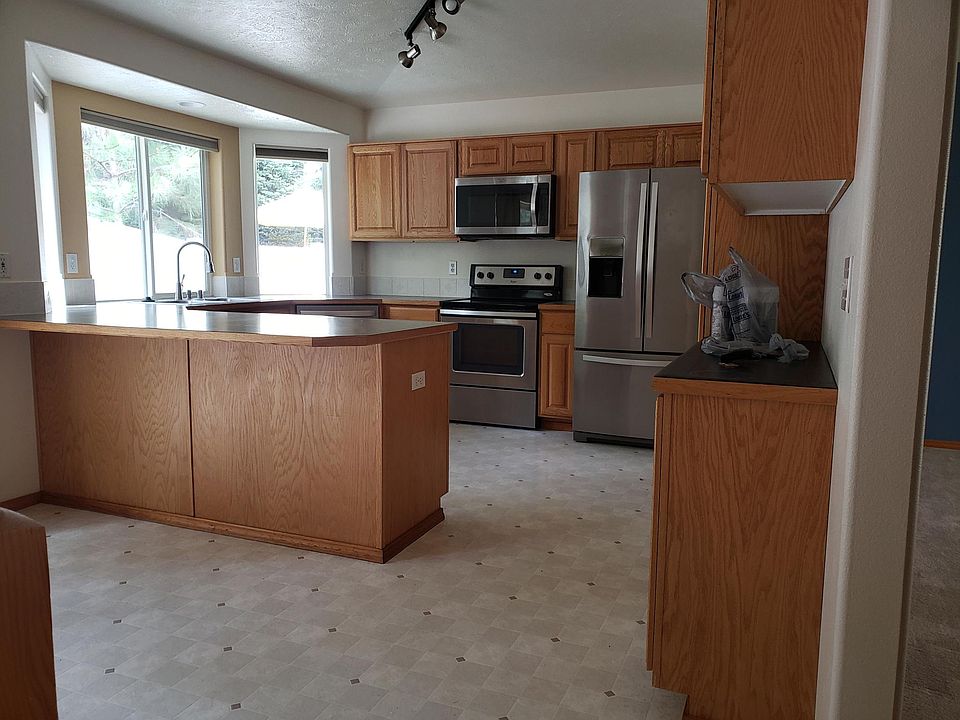 2nd image of 6920 S Crest View St