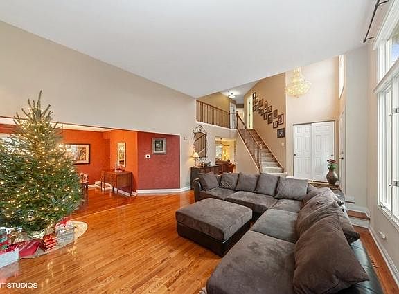 3rd image of 163 Southfield Dr