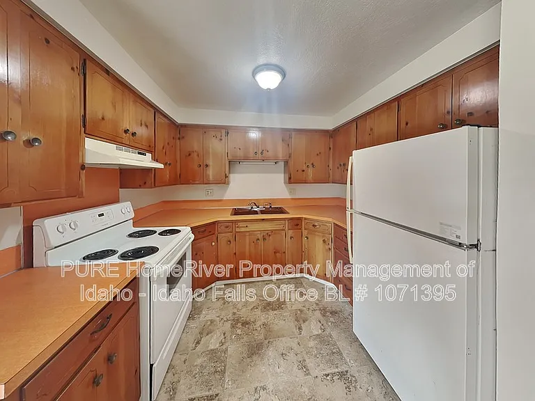 1110 Garfield St #4 — Photo 2