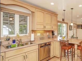 105 Windsor Pkwy, Oceanside, NY 11572