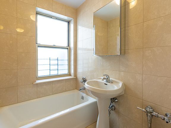 5th image of 100 8th Ave APT 2C