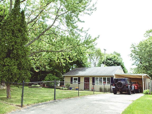 3rd image of 87 Saratoga Ave