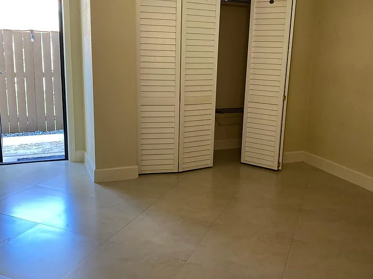 15552 SW 142nd Ct — Photo 6