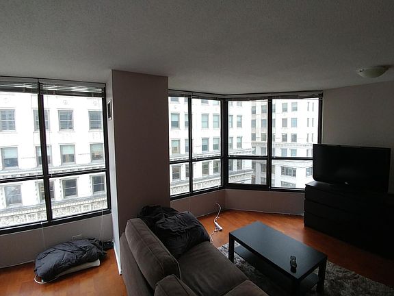 3rd image of 405 N Wabash Ave Unit 212