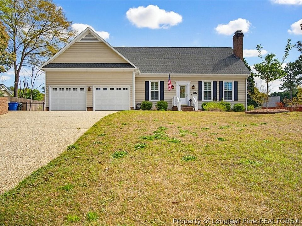 1st image of 605 Longwood Pl