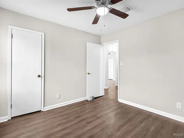 6125 Greta Pl — Photo 15
