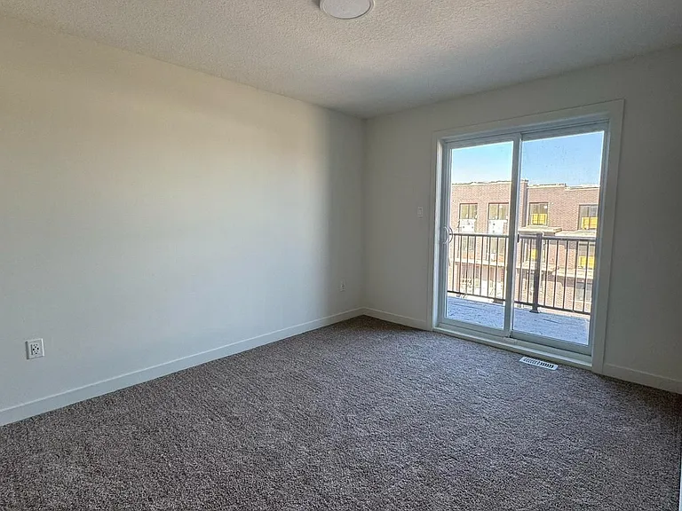 824 Woolwich St #163 — Photo 5