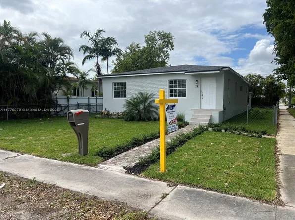 702 E 37th St, Hialeah, FL 33013