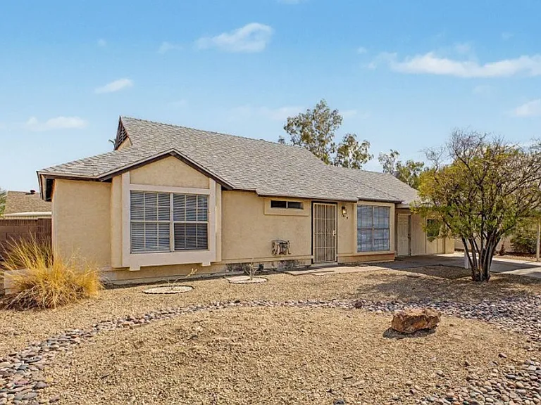 10719 W Vista Ave — Photo 3