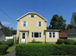 7 Wood Ter, Albany, NY 12208