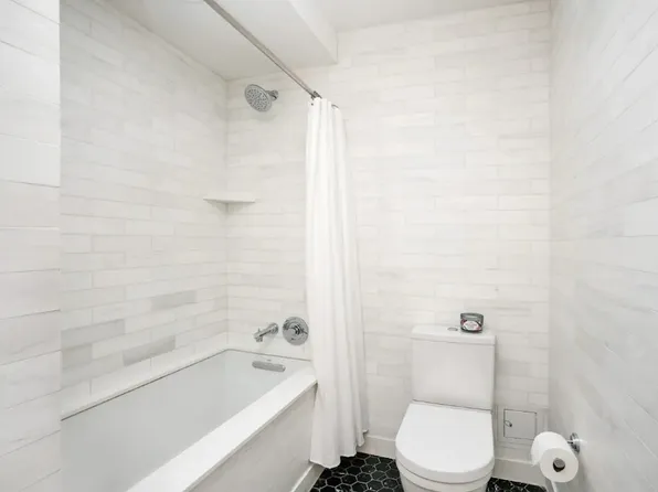 420 East 54th Street image 7 of 22