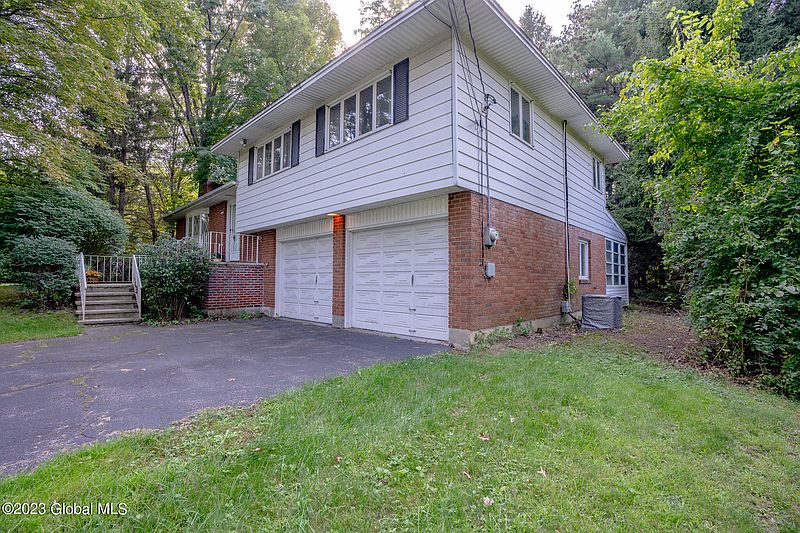 3rd image of 22 Kabalian Drive