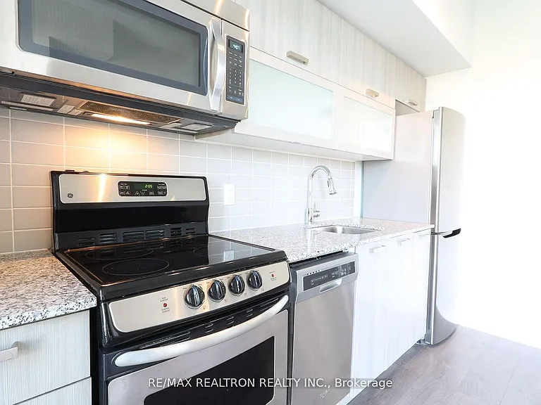 68 Abell St #647 — Photo 6