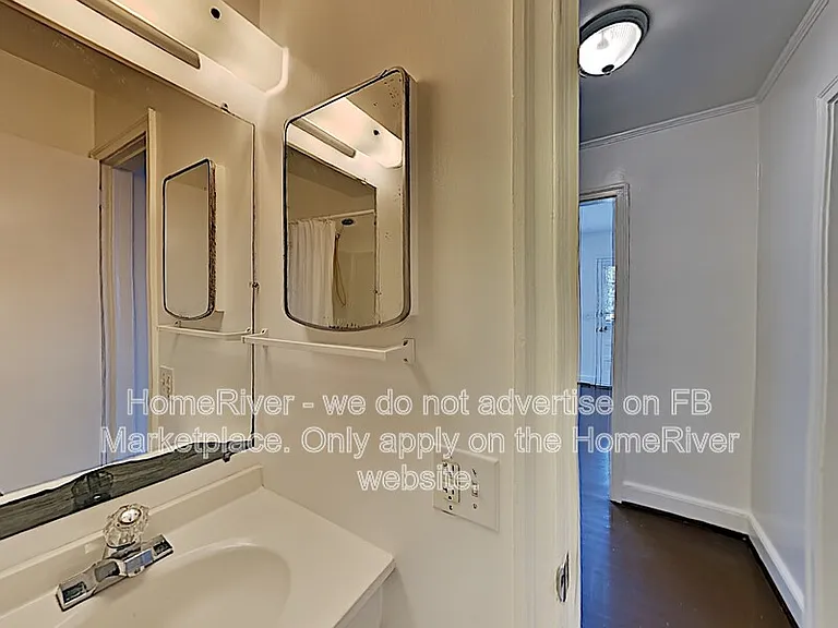 323 N Magnolia St — Photo 10
