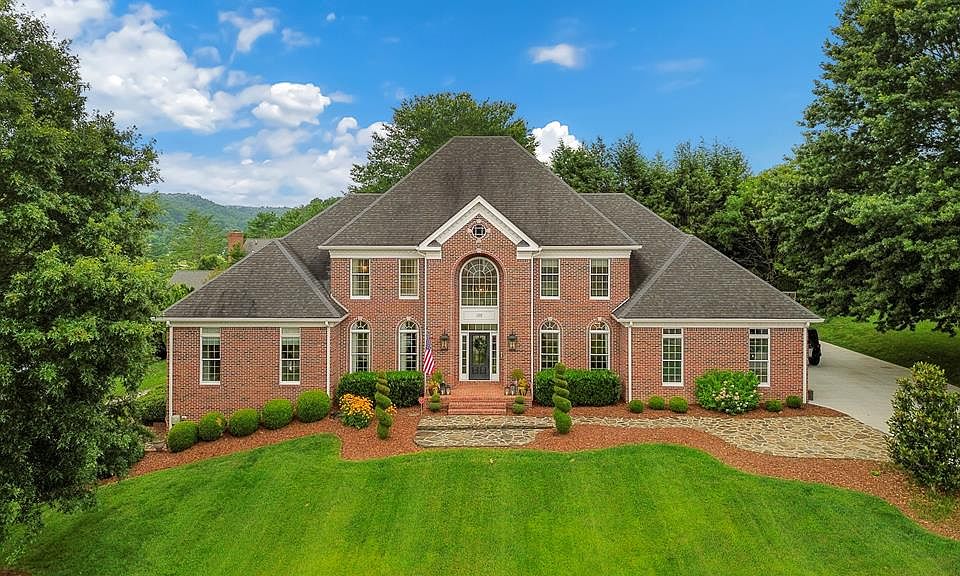1st image of 328 Winterham Dr