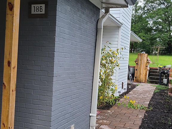 Walkway to Unit B