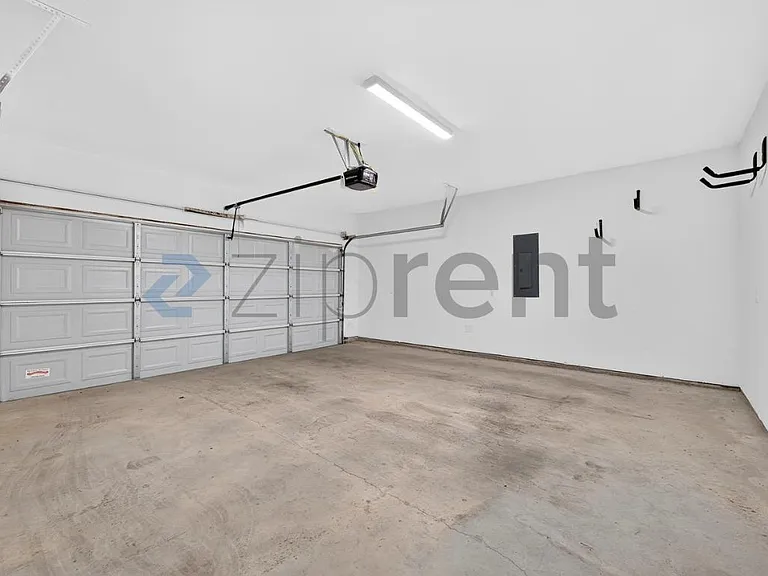 1733 W Cantey St — Photo 32