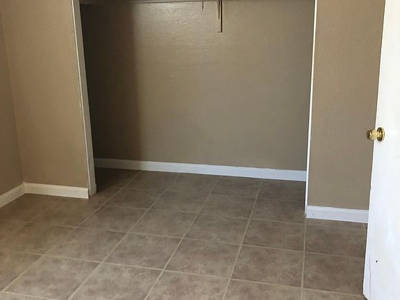 3rd image of 3235 N Fruit Ave APT A
