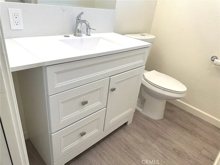 24450 University Ave — Photo 11