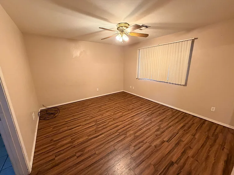 1041 S Matilda St — Photo 20