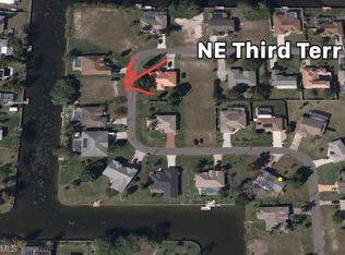 318 NE 12th Ct, Cape Coral, FL 33909