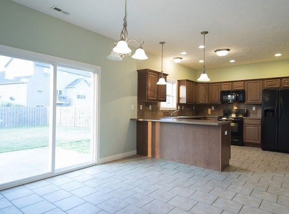 5th image of 336 Buchanan Dr
