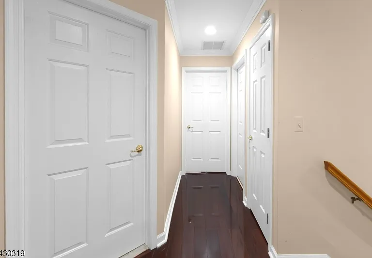 72 Albert Ct — Photo 21