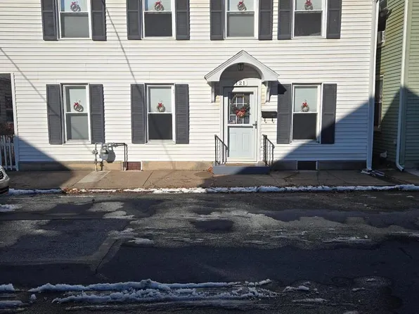 121 E Locust St, Mechanicsburg, PA 17055