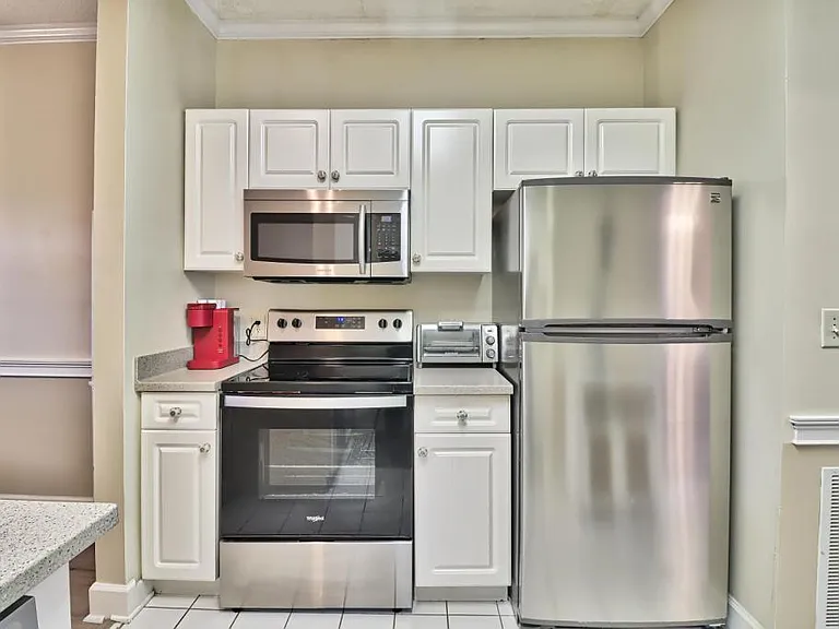 698 Riverwalk Dr — Photo 5