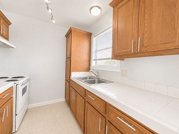 3rd image of 2428 Upas Ave #12