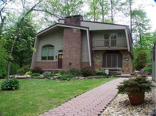 523 Stewarton Rd, Mill Run, PA 15464