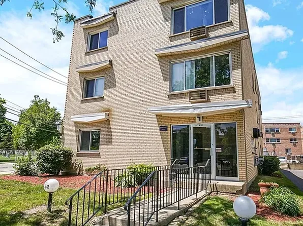 8152 Elmwood Ave APT G4, Skokie, IL 60077