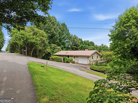 2nd image of 2325 Ridgecrest Cir