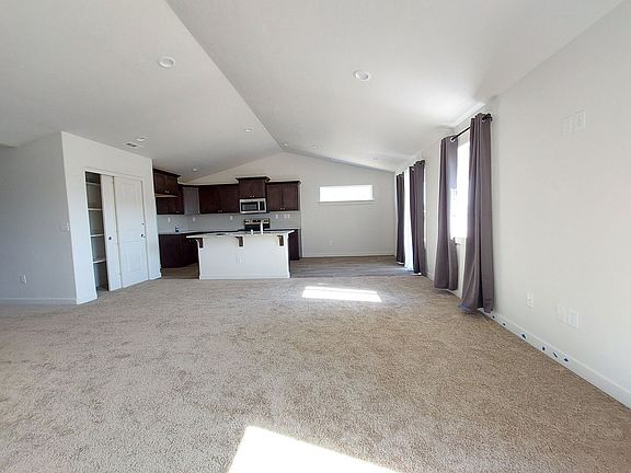 5th image of 1013 Maple Dr W