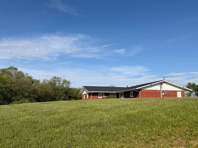 2245 US Highway 42 E — Photo 1