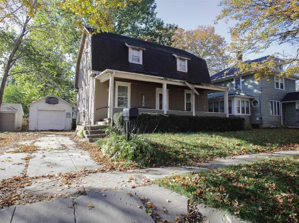 119 E Roosevelt St, Freeport, IL 61032