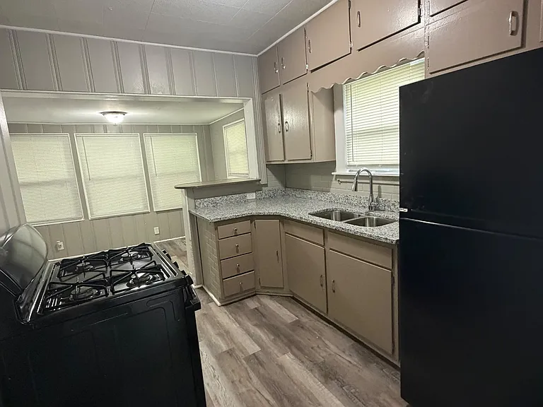 1106 Euclid Ave #1 — Photo 5
