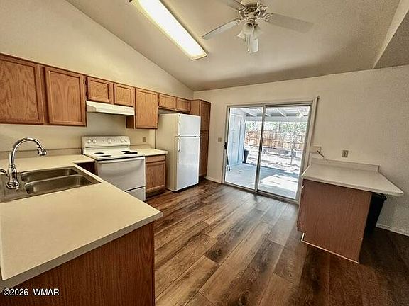 4th image of 1721 W Hall St