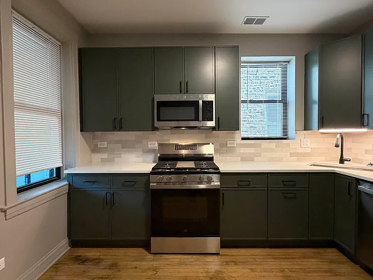 3530 W Dickens Ave #1 — Photo 6