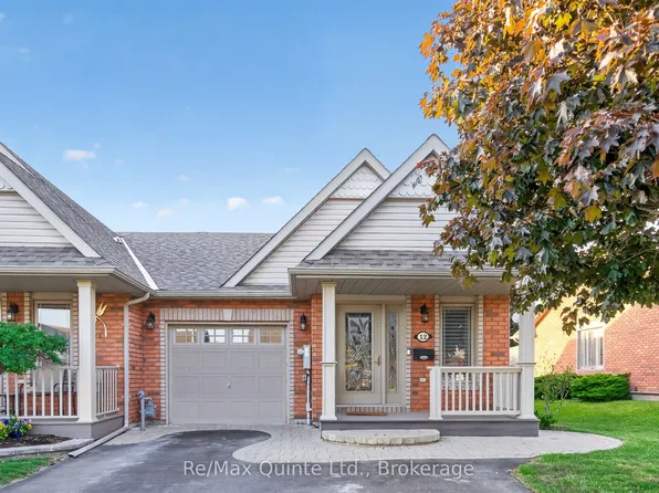 12 Hawthorn St, Belleville, ON K8P 5M5
