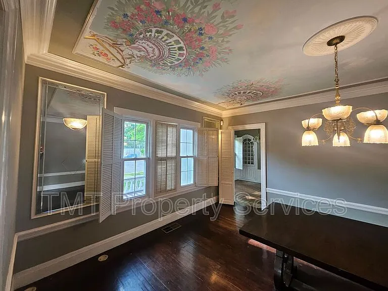 1214 N Pershing Ave — Photo 29