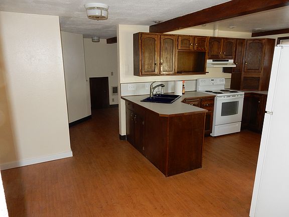 Kitchen (view 1)