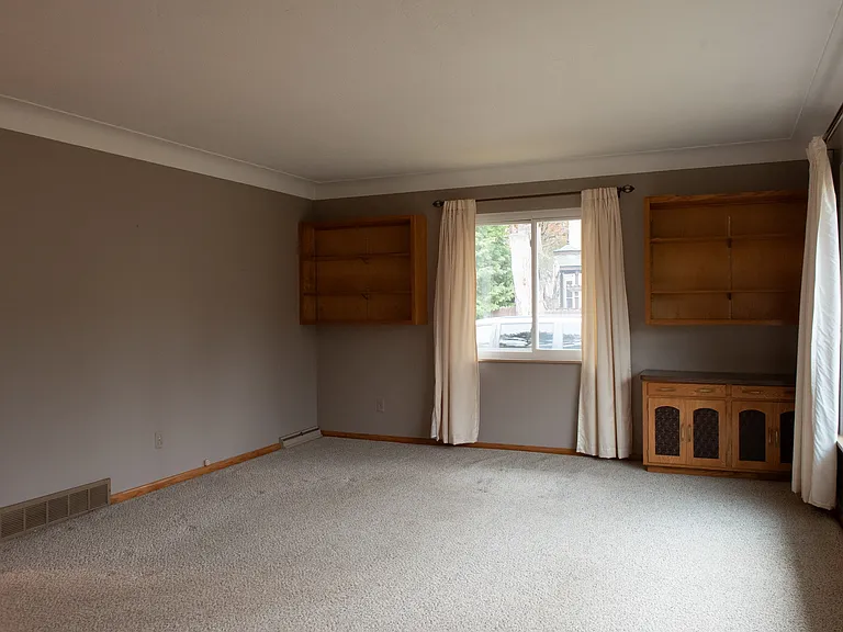 2066 Bradley Rd — Photo 9