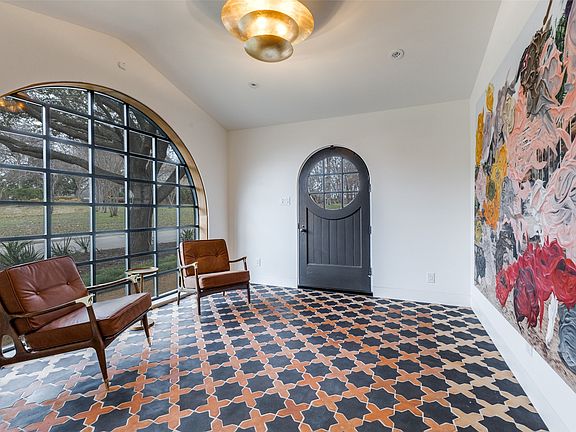 3rd image of 1308 San Rafael Dr