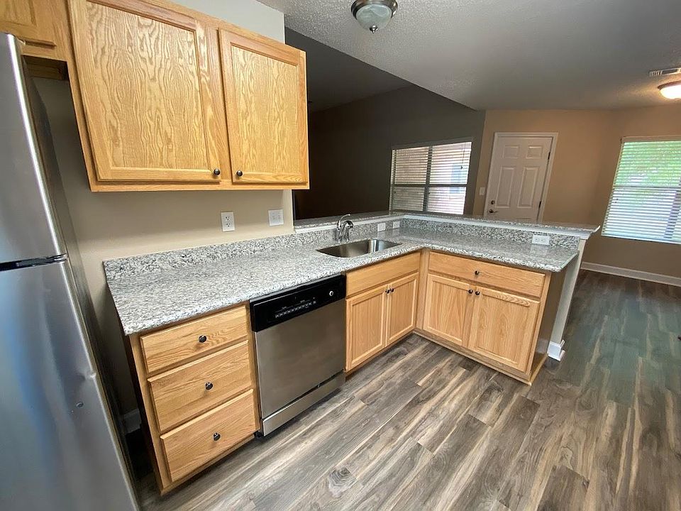 1st image of 62 Blue Echo Ct