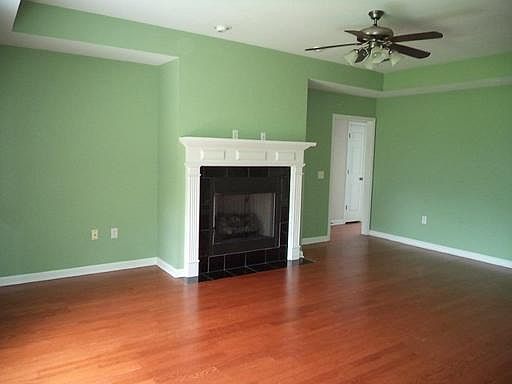 5th image of 102 Mohegan Dr