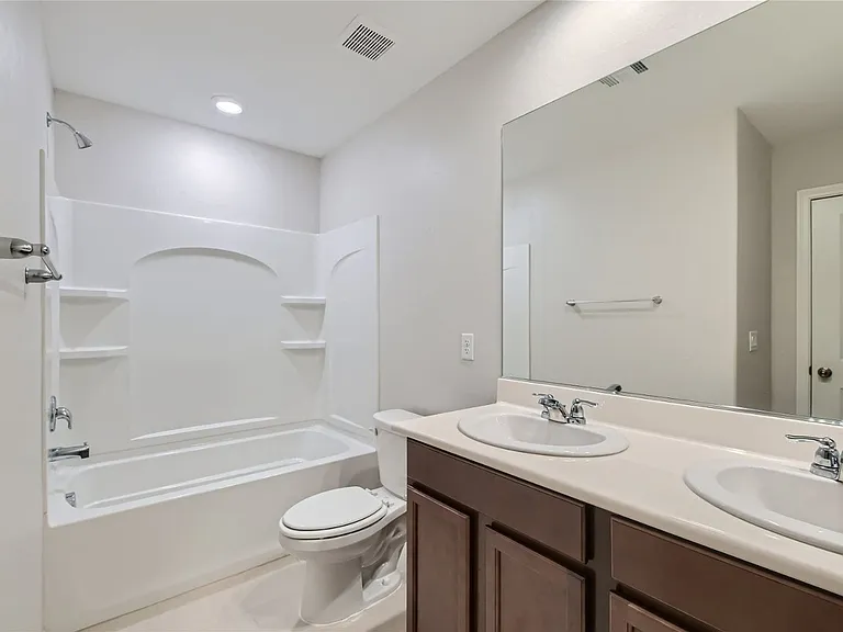 17 Pivot Ave — Photo 18